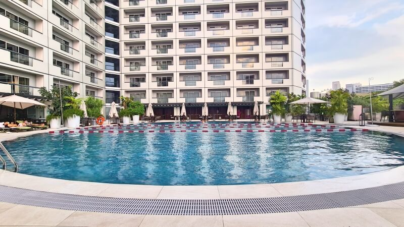 Fairmont Singapore Swimming Pool