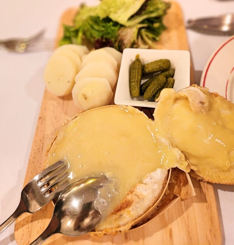 L’Entrecote Oven Baked Camembert