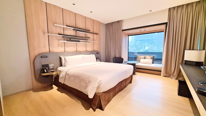 ParkRoyal Collection Marina Bay Room with Bay Windowbby