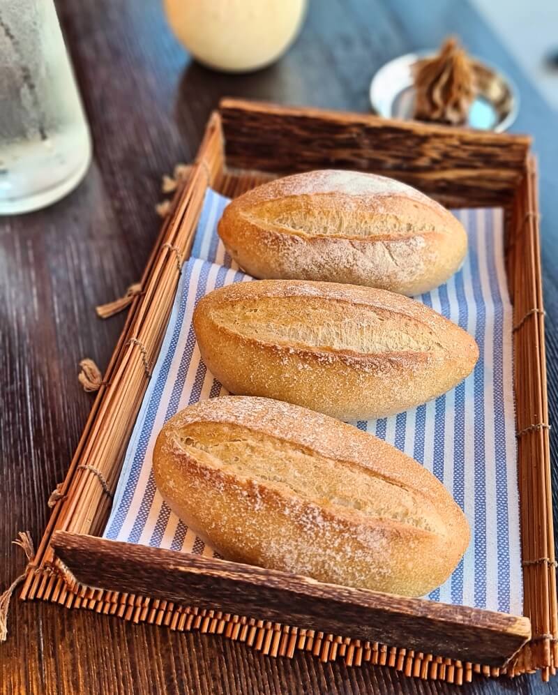 Skai Complimentary Bread