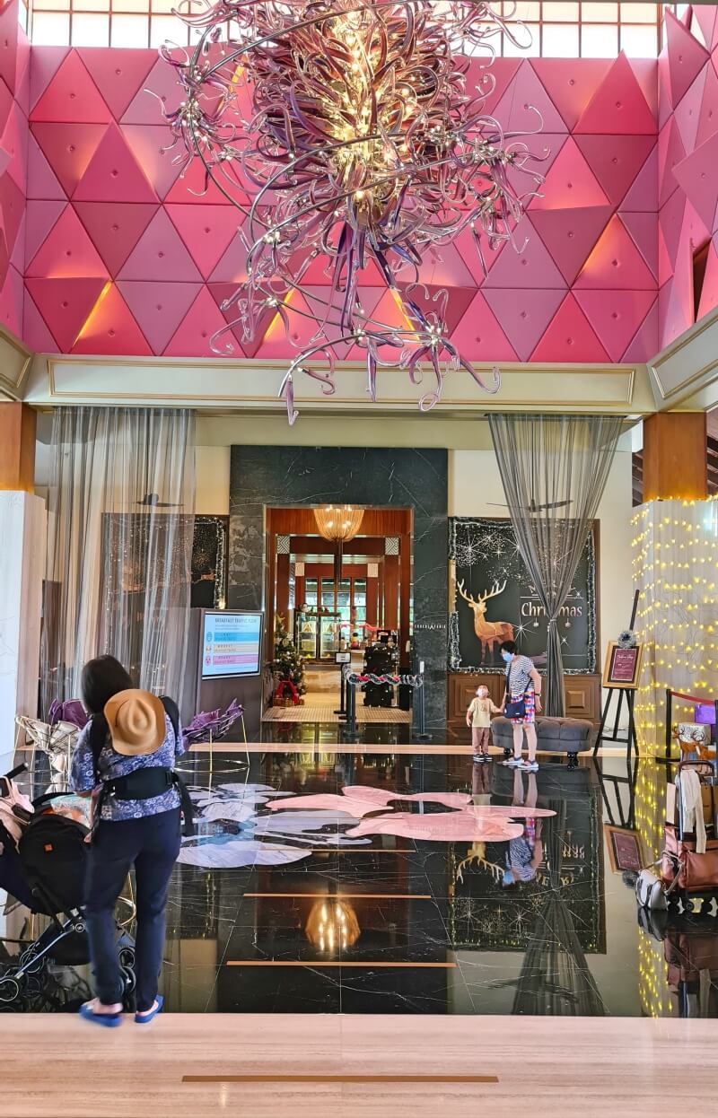 Sofitel Singapore Sentosa Hotel Lobby