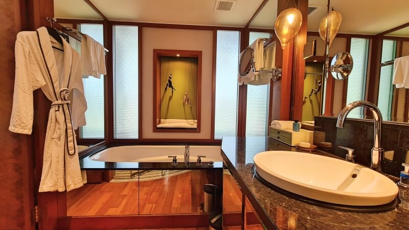 Sofitel Singapore Sentosa Hotel Room Toilet Bathtub